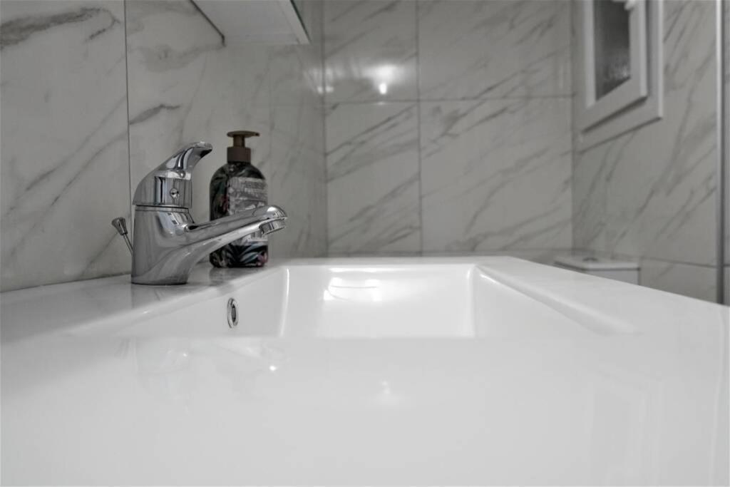 Athens Central 3Bd Apartment Next To Metro Luxury المظهر الخارجي الصورة